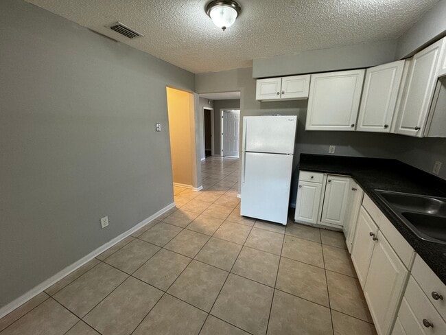 Foto del edificio - 118 Abel Rd NW