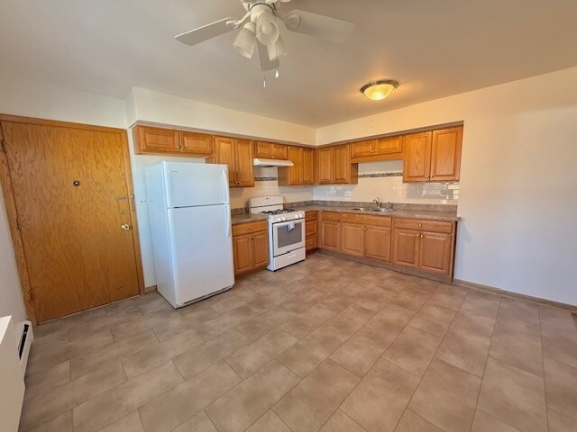 Foto del edificio - 7912 W Belmont Ave