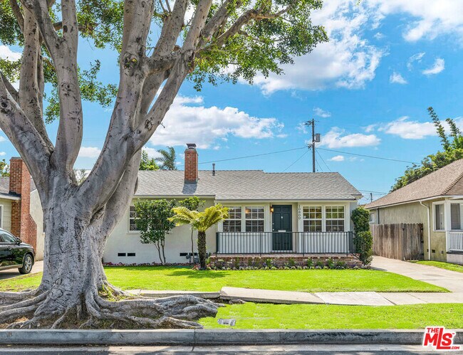 Foto del edificio - 10800 Esther Ave