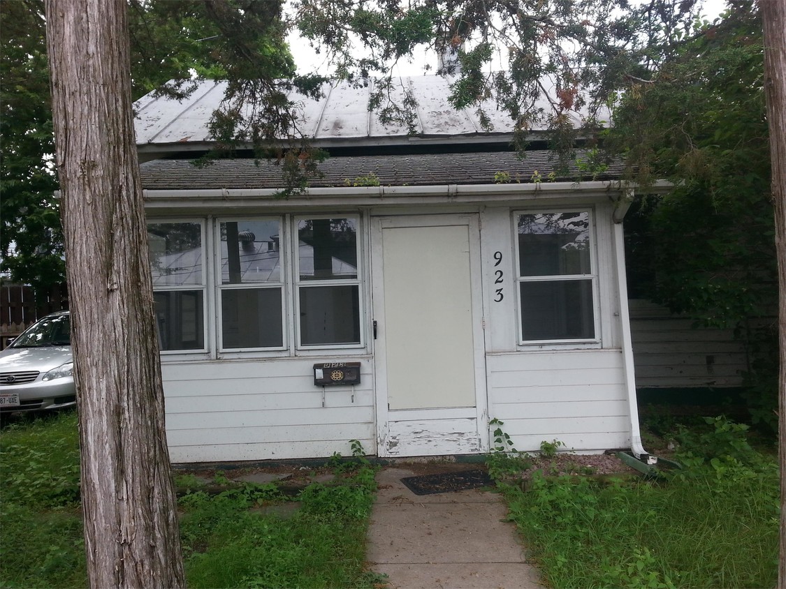 Primary Photo - 923 Vine St