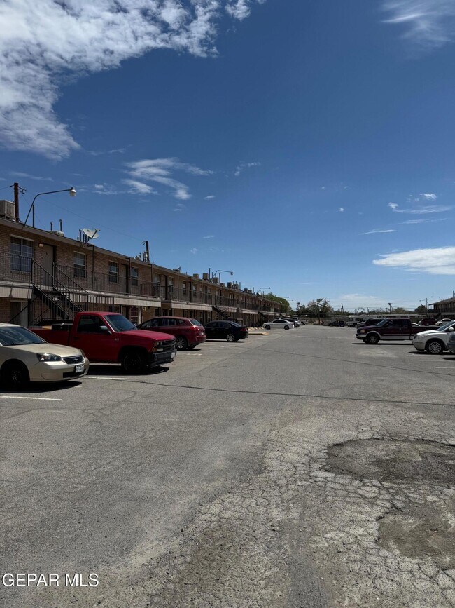 Foto del edificio - 8507 Alameda Ave