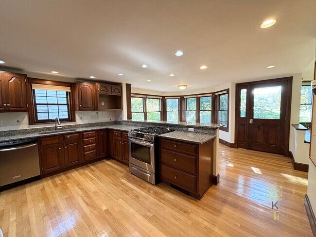 Foto del edificio - 33 Clearwater Rd