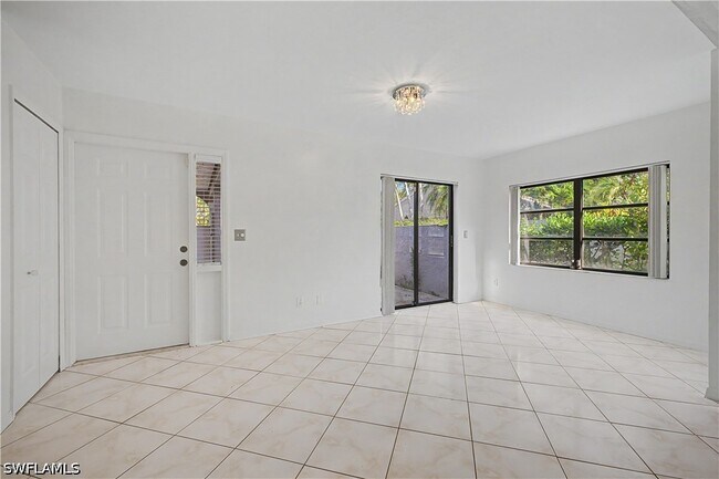 Foto del edificio - 908 Augusta Blvd