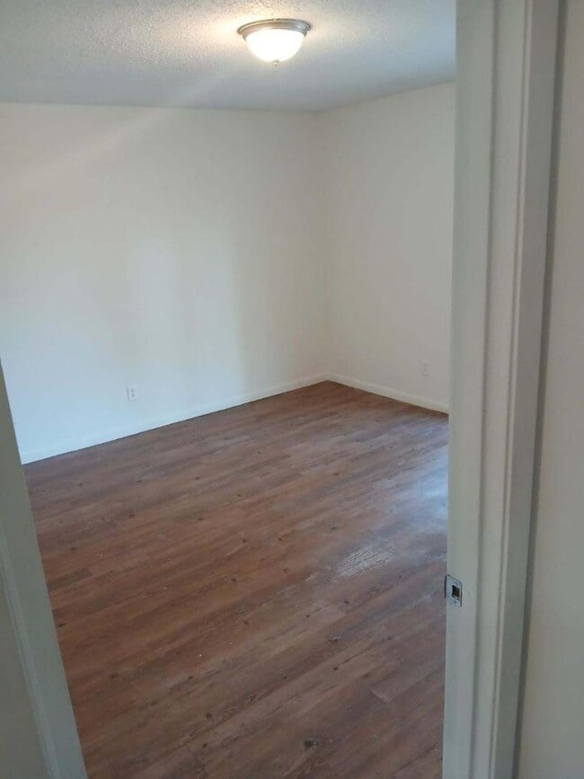 Building Photo - 287 SE Hanover Pl