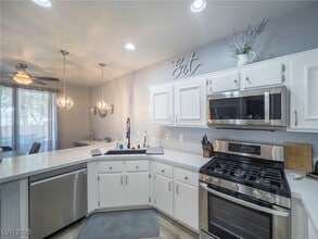 Building Photo - 251 S Green Valley Pkwy