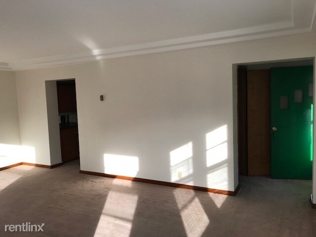 Foto del edificio - 8008 W Becher St