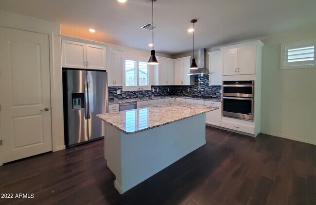 Foto del edificio - 32712 N 50th St