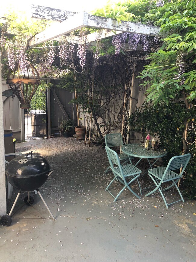Backyard patio - 11450 Riverside Dr