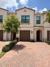 Building Photo - 9932 Brickhill Dr