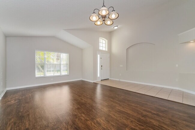 Foto del edificio - 137 Thornbury Dr