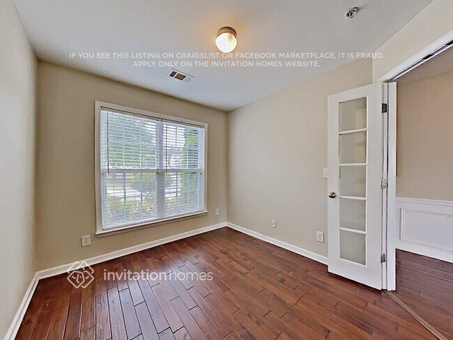 Building Photo - 320 Balaban Cir