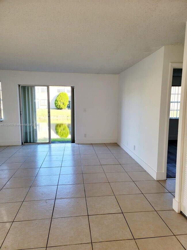 Building Photo - 401 SW 86th Ave