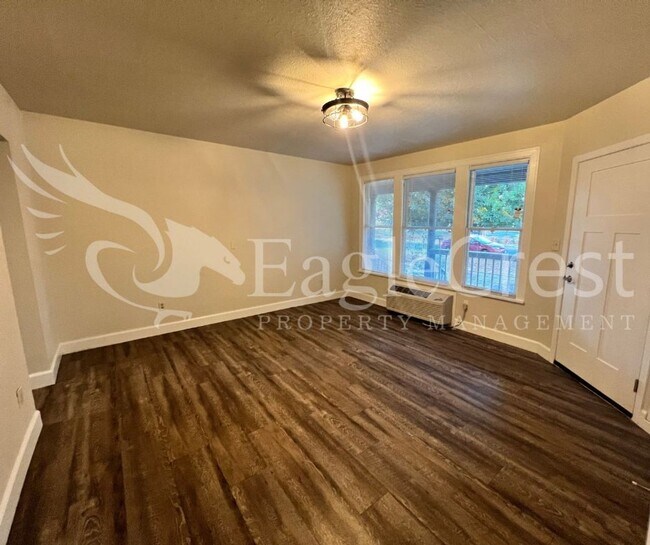 Foto del edificio - Sumach Four-Plex