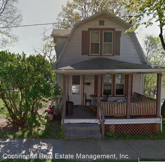 Building Photo - 3 br, 1 bath House - 134 East Hamilton Avenue