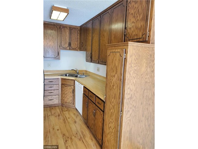 Building Photo - 8625 S Maplebrook Cir