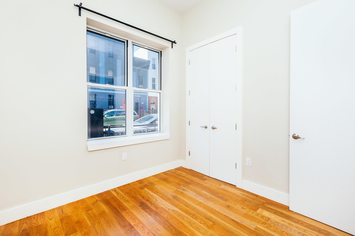 Foto principal - 250 Melrose St
