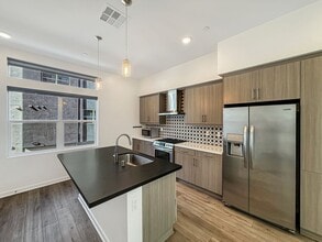 Building Photo - 10451 Harlow Cir