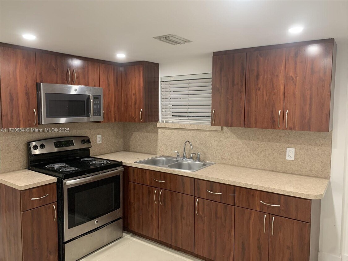 Foto principal - 2806 Taylor St