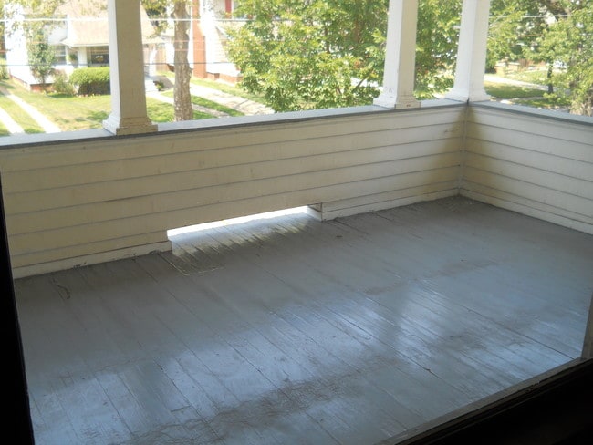 Building Photo - 2143 Eldred Ave