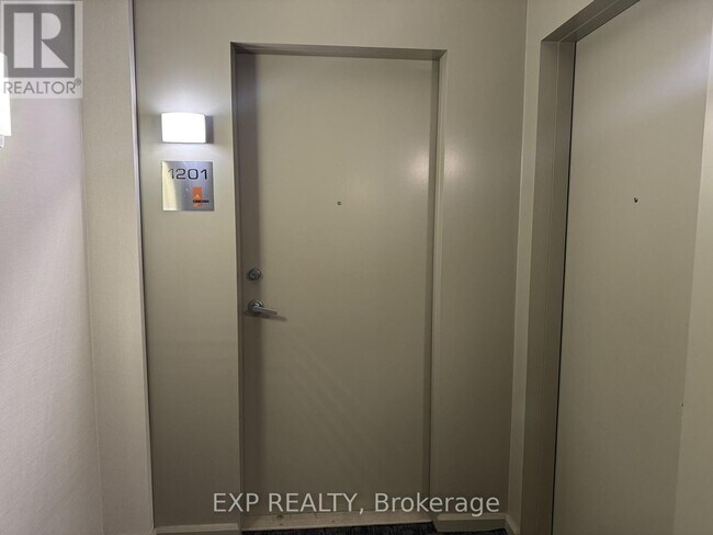 Photo du bâtiment - 220 Burnhamthorpe Rd W