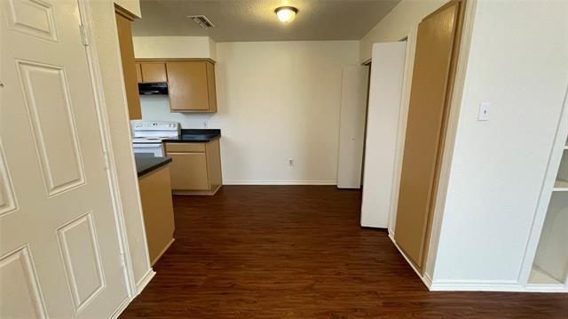 Foto del edificio - 3124 Tudor Ln