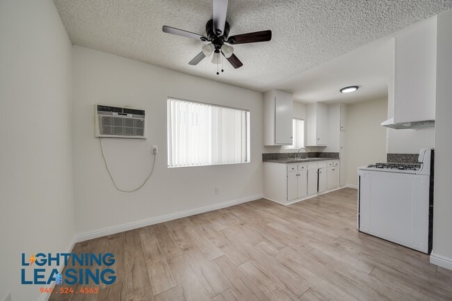 Building Photo - 5129 Yarmouth-34D