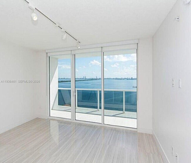 Building Photo - 600 NE 27th St