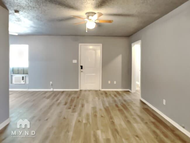 Building Photo - 1805 Trenton Dr