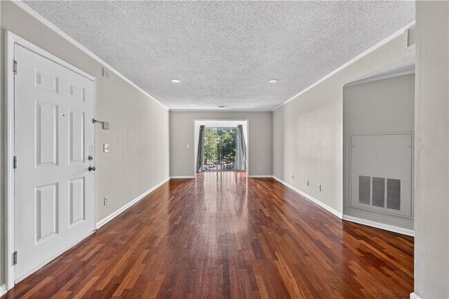 Building Photo - 2657 Lenox Rd NE