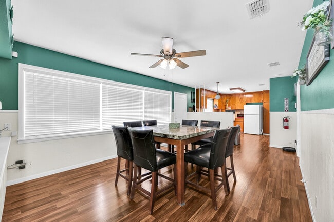 Building Photo - 1209 Harvey St