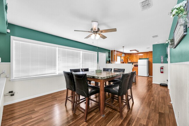 Foto del edificio - 1209 Harvey St