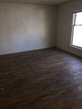 Building Photo - 1430 SW Polk St