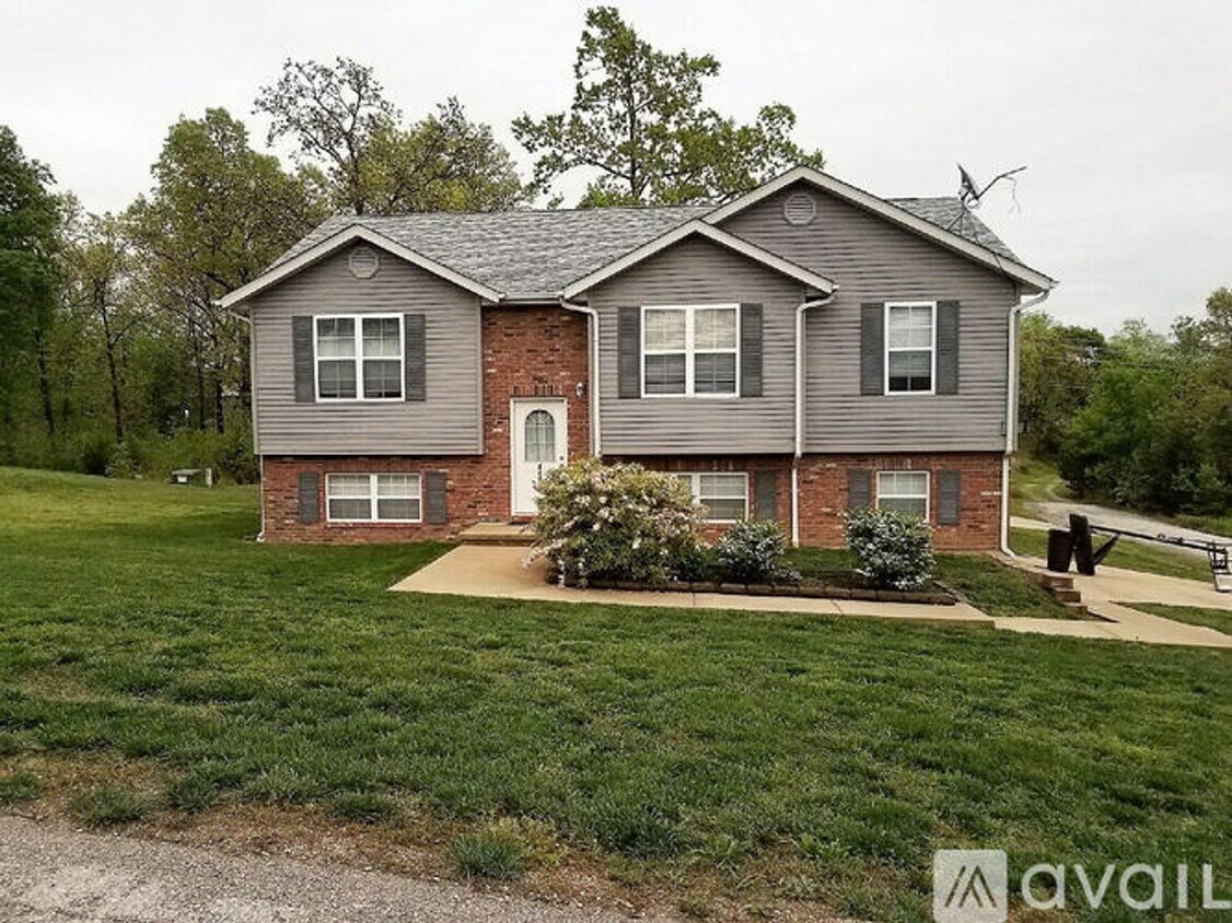 Foto principal - Available May 15