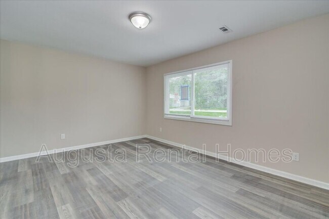 Building Photo - 140 Mc Elmurray Dr