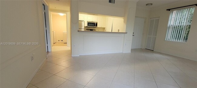 Foto del edificio - 6824 W Sample Rd