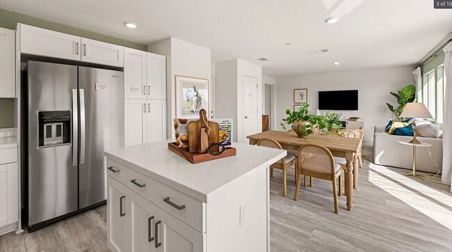 Foto del edificio - BRAND NEW (Roseville) 3/2.5!  I'm Beautifu...