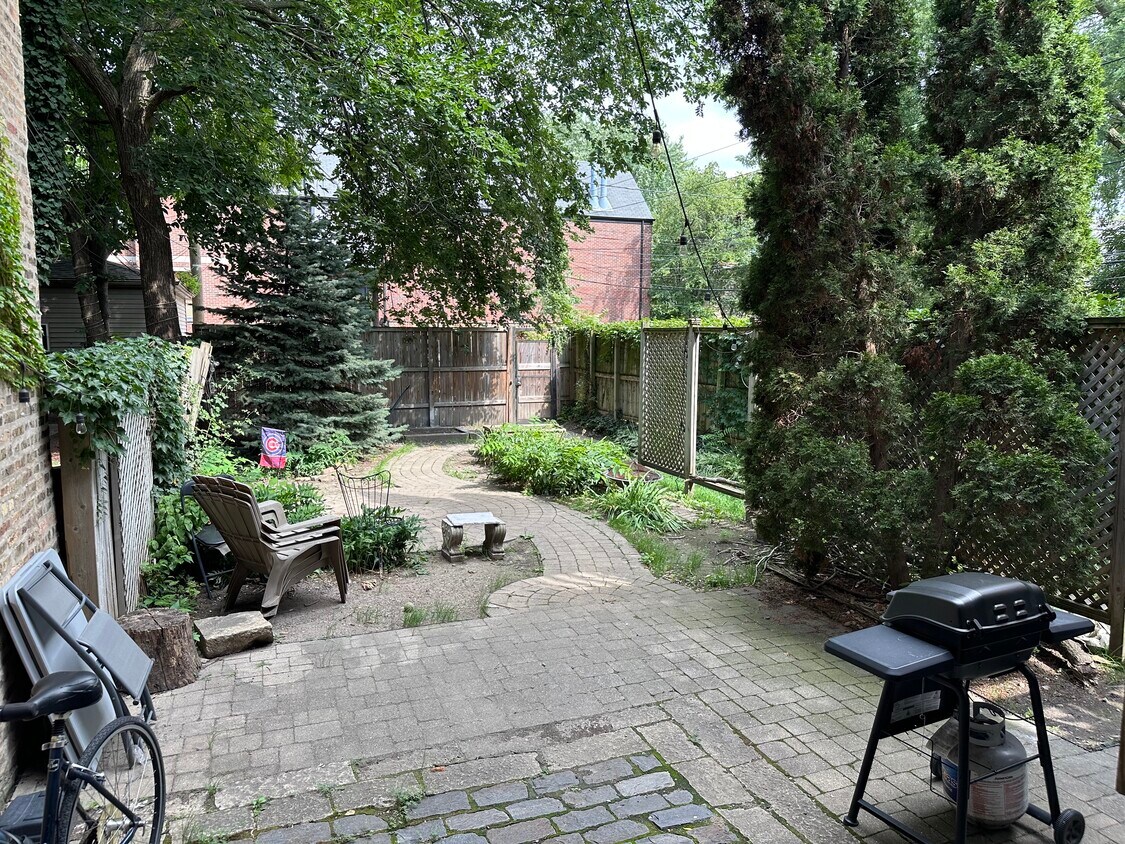 Foto principal - 1365 N Leavitt St