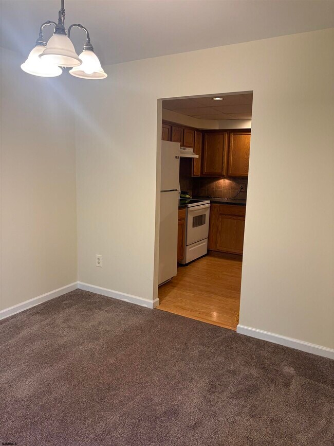 Foto del edificio - 2705 Goldenrod Ct