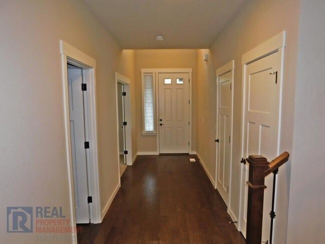 Foto del edificio - 4 bedroom in Portland OR 97223