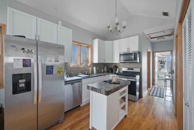 Foto del edificio - 844 N Wood St