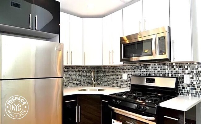 Foto del edificio - 1320 Bushwick Ave