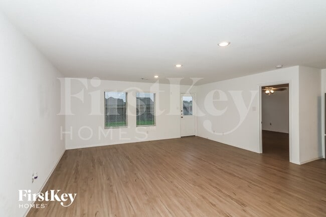 Building Photo - 3302 Aster Mdw Wy