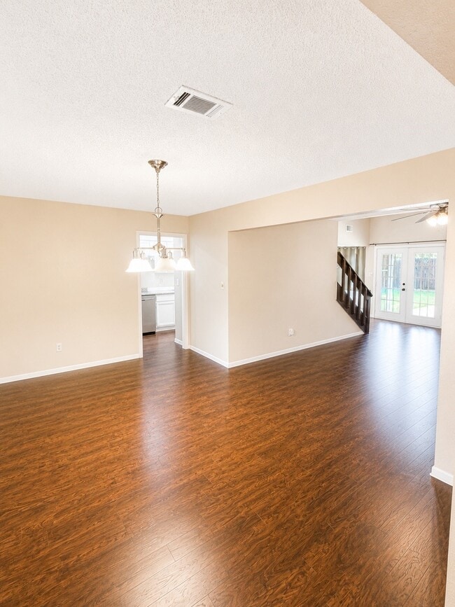 Building Photo - 2239 Highland Hills Dr