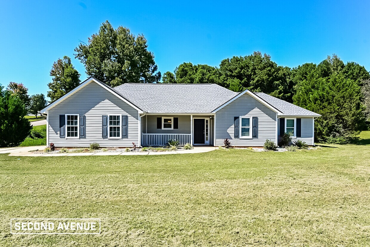 222 Ferguson Ave, Locust Grove, GA 30248 House Rental in Locust Grove