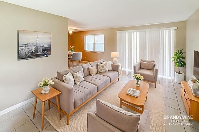 Building Photo - 8008 Santillo Dr