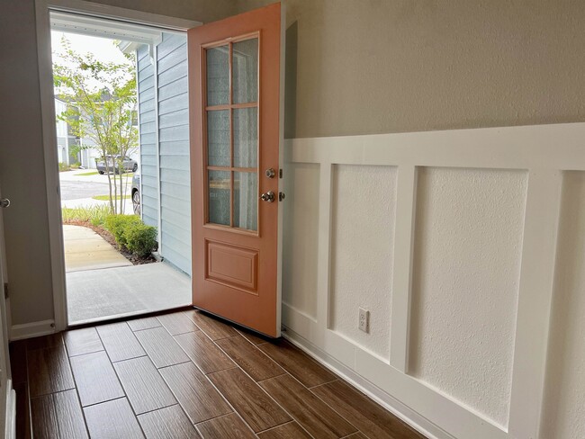 Building Photo - 7155 Jareth Dr