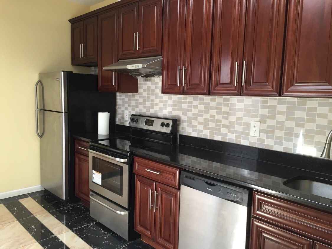 Kitchen - 22 Jones St