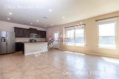 Foto del edificio - 13824 Bellows Path
