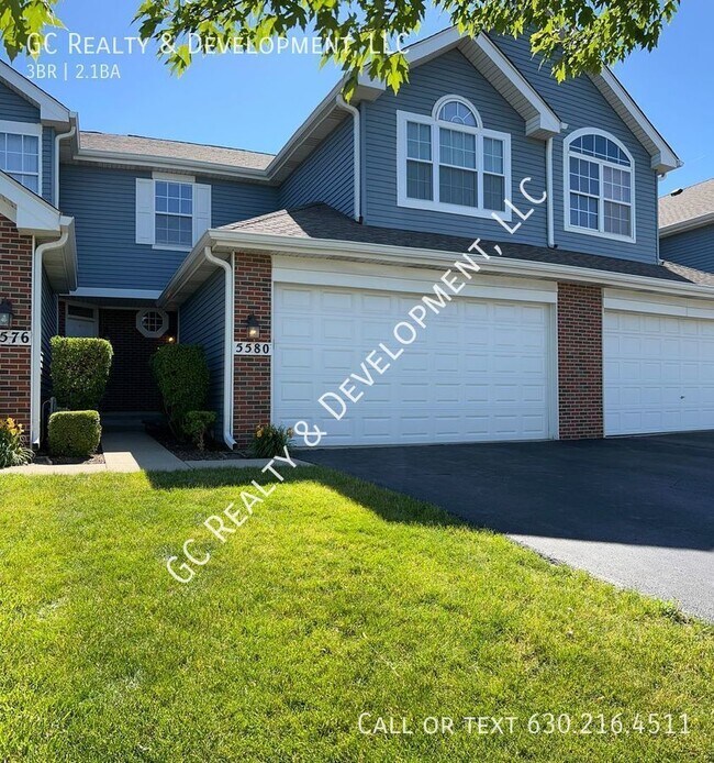 Building Photo - ***3 BEDROOMS / 2.5 BATH / FINISHED ENGLIS...