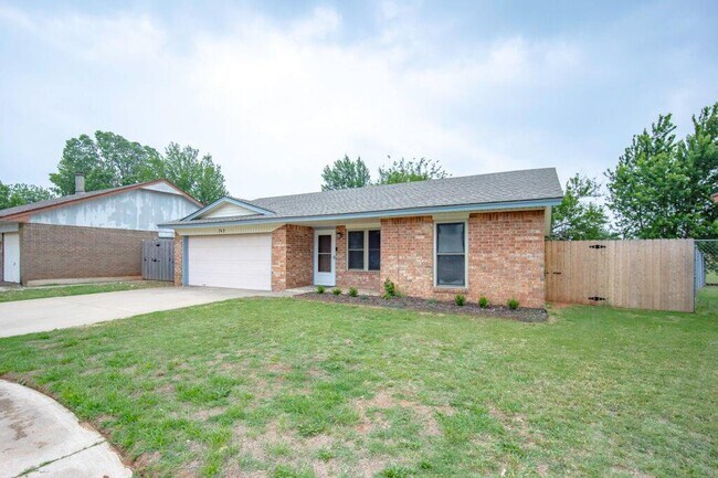 Foto del edificio - 742 W Juniper Dr